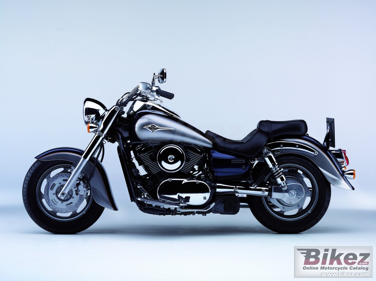 Big Kawasaki vulcan 1600 classic picture and wallpaper from Bikez.com